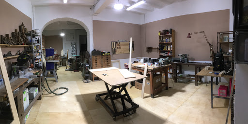 EL TALLER RESTAURACION MUEBLES, CARPINTERIA Y EBANISTERIA