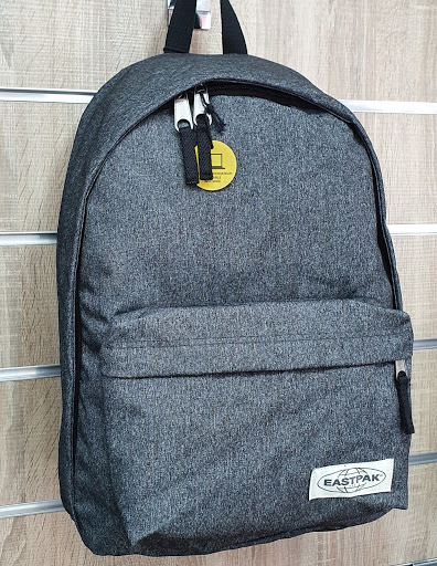 Lucas Floridablanca, Outlet Eastpak, mochilas, riñoneras, maletas..