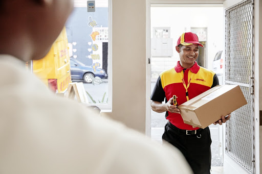 DHL Express Service Point (FOLDER TRAVESSERA)