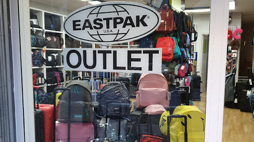 Lucas Floridablanca, Outlet Eastpak, mochilas, riñoneras, maletas..