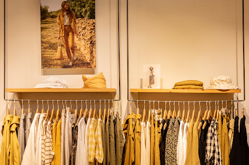 Yerse Illa Diagonal Concept Store