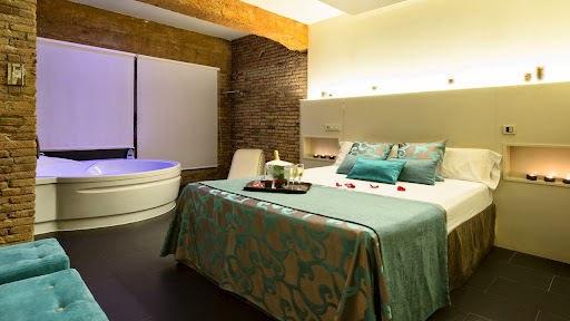 Luxor Barcelona Love Hotel