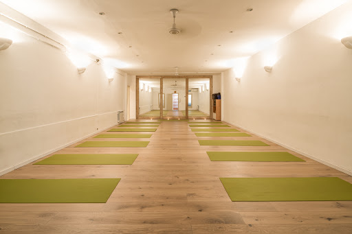 Estudio de Yoga Nil