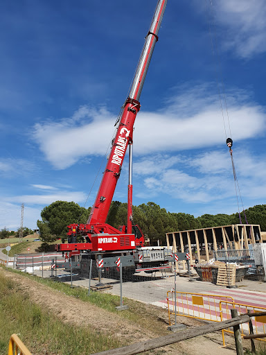 GRUAS Y TRANSPORTES RIPOTRANS, S.L.