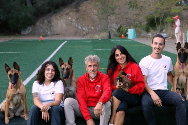 Los Guardianes - Adiestramiento Canino